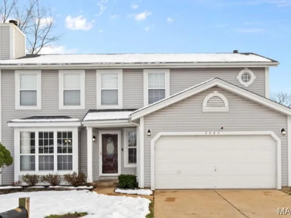 2843 Chapel View Dr, Florissant, MO 63031