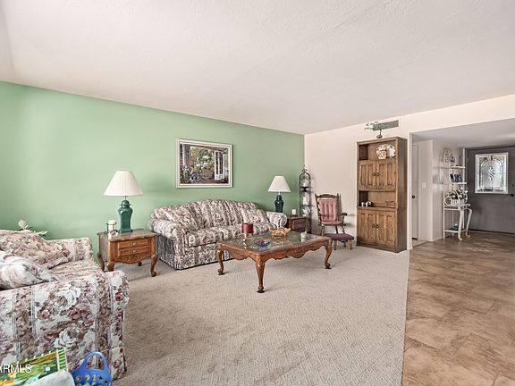 3rd image of 10408 W MISSION Lane