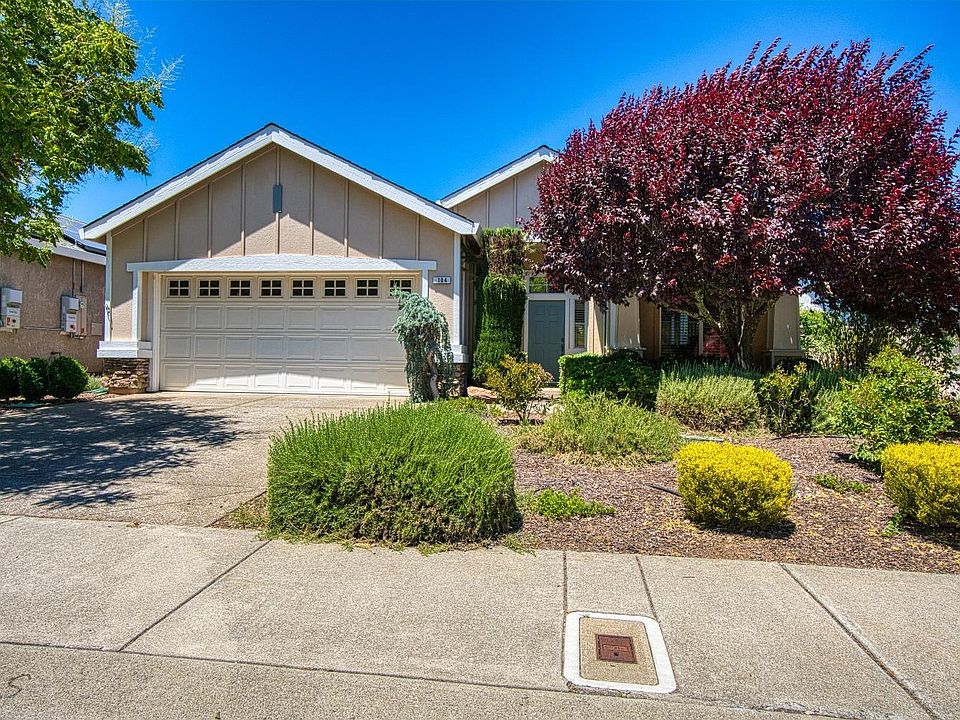 1st image of 104 W Brookside Drive