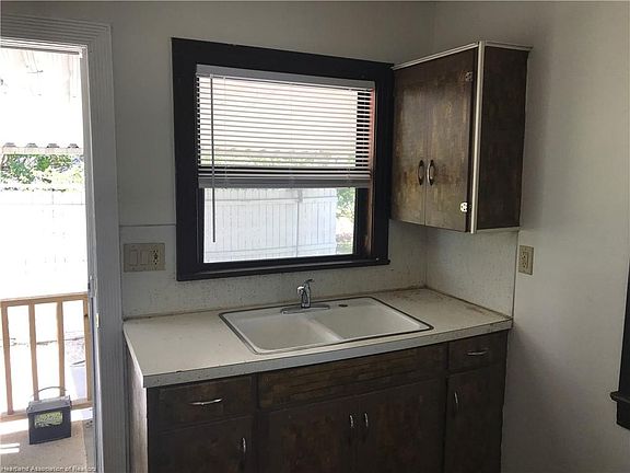 4th image of 1412 Cornelia Ave