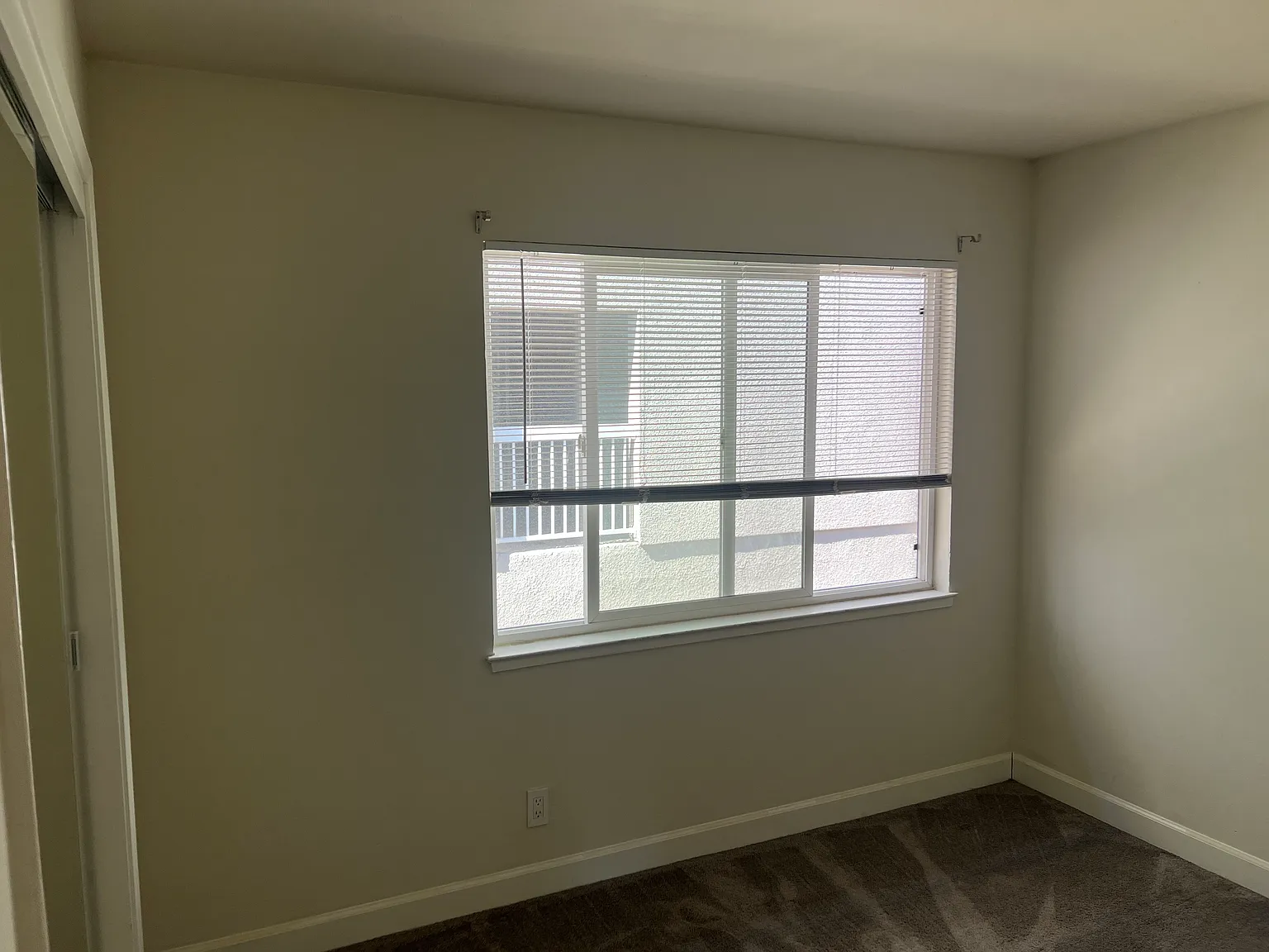 2 bed, 800 sqft, $3,200 — Photo 2