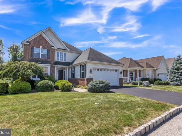1303 Creekside Ln, Quakertown, PA 18951