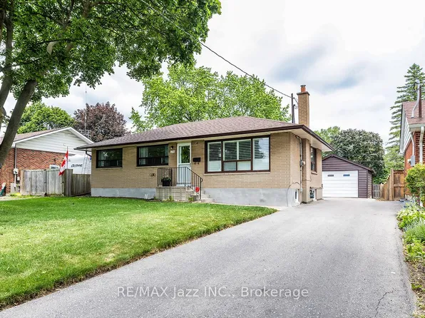 571 Finucane St, Oshawa, ON L1J 5L5