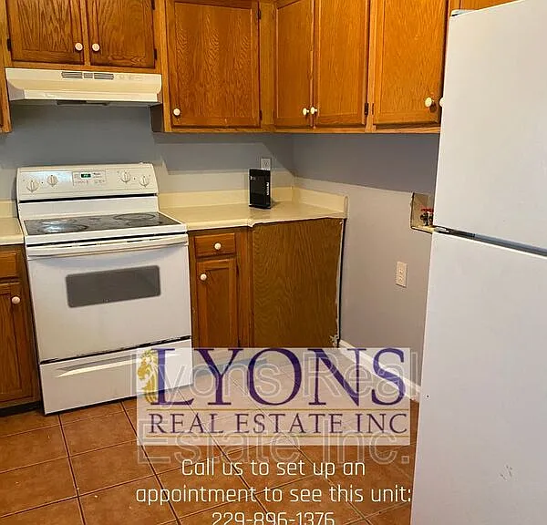 1100 S Gordon Ave #D — Photo 3