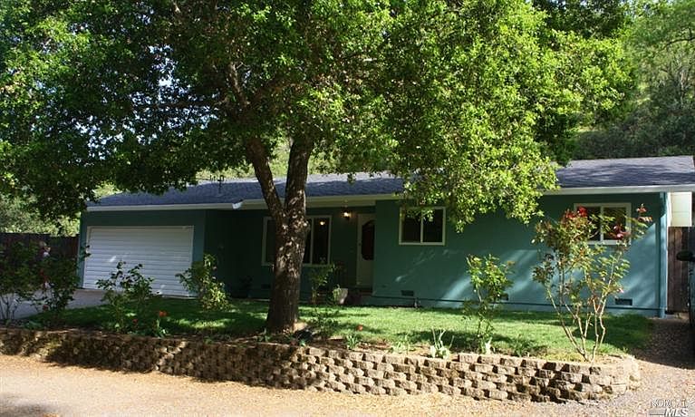1st image of 207 Theresa Dr