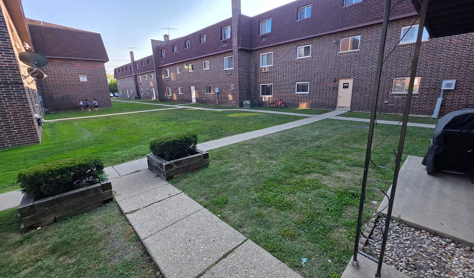 9358 Golf Rd — Photo 1