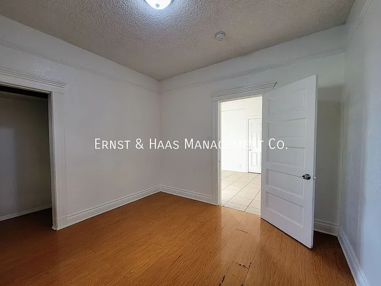 1815 E 11th St — Photo 13