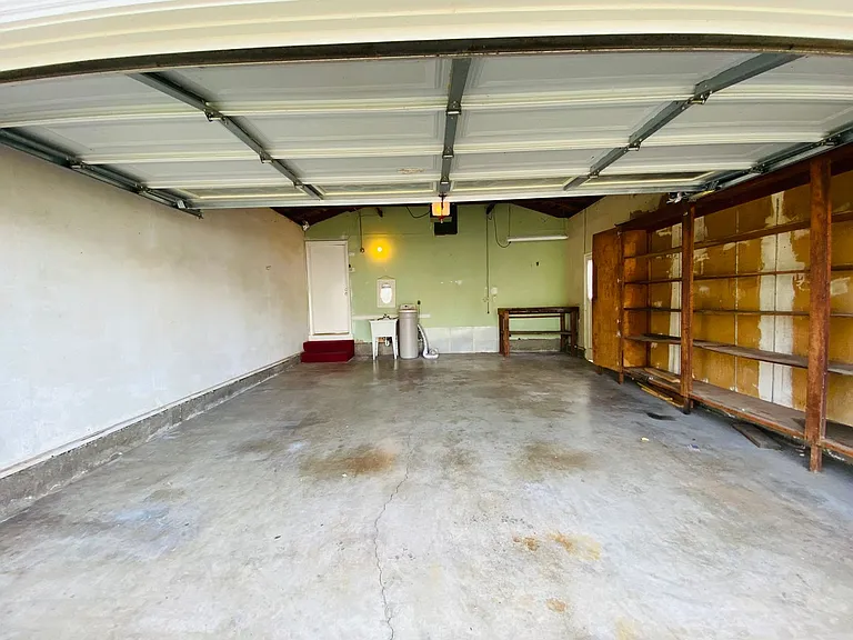 8942 2nd Ave — Photo 31