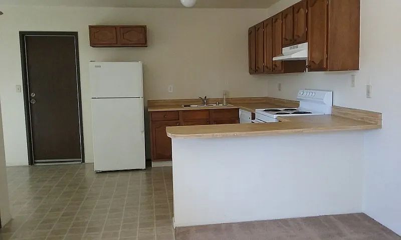 2nd image of 5246 Golden Ln #B