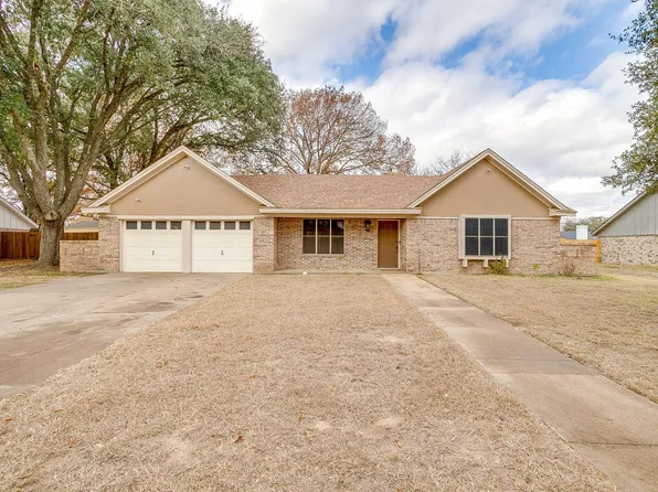 1114 Willowcreek Rd, Cleburne, TX 76033