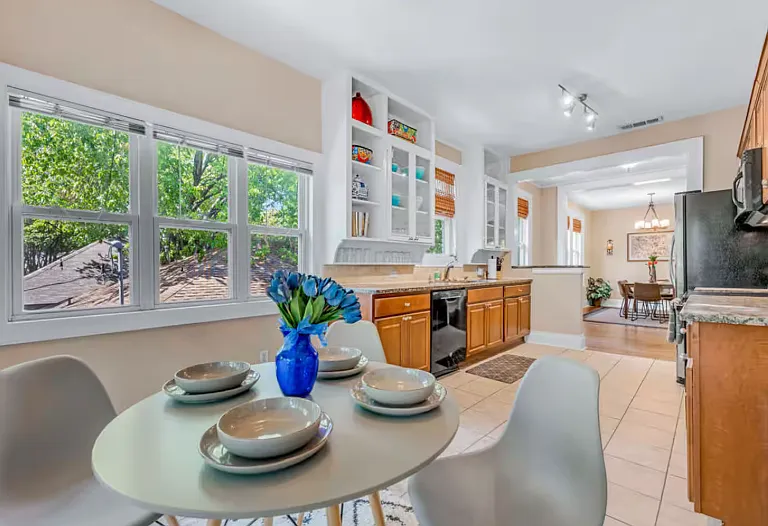 4303 Vandelia St — Photo 33