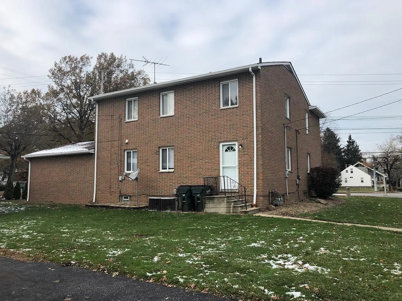 23740 Lake Shore Blvd photo 1