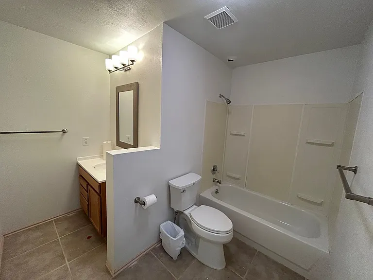 125 E 300 N — Photo 28