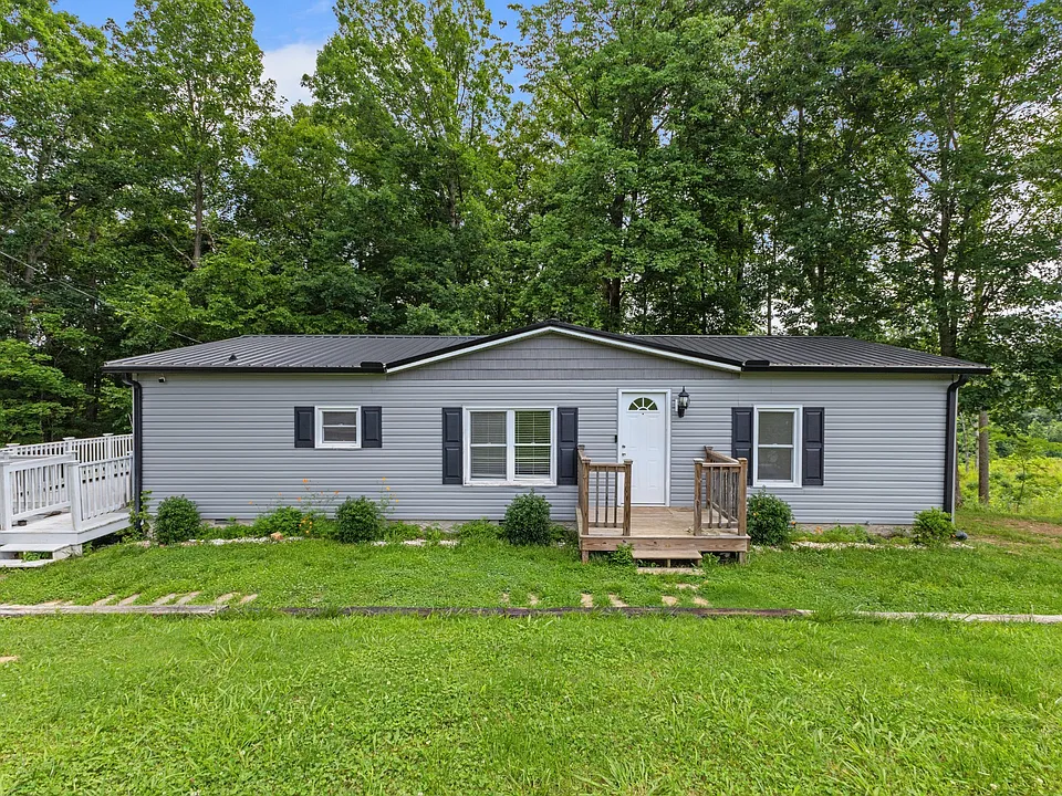 1022 Dogwood Ln