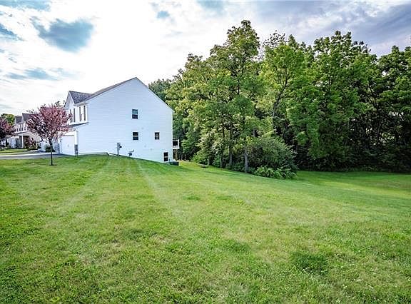 3rd image of 138 Walker Dr