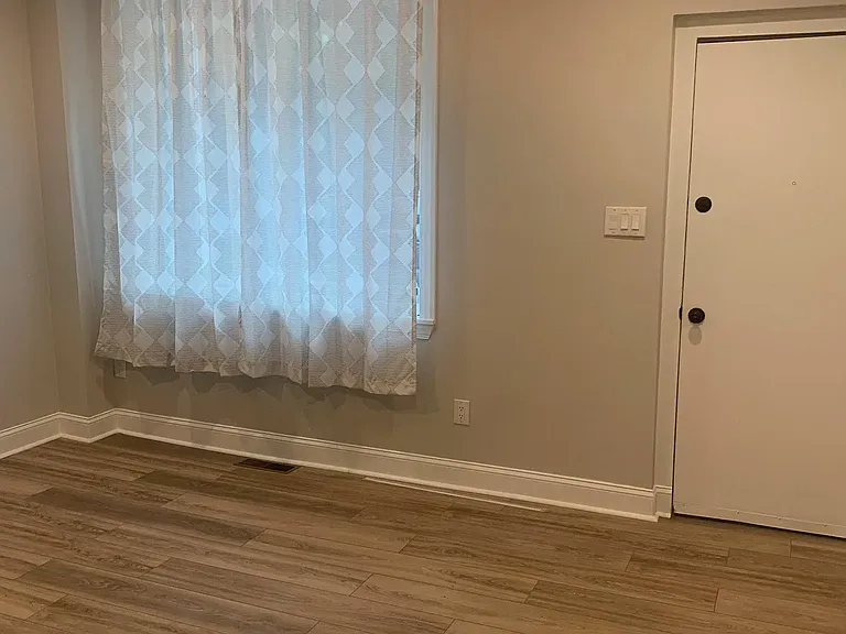 181 Mallory St — Photo 3