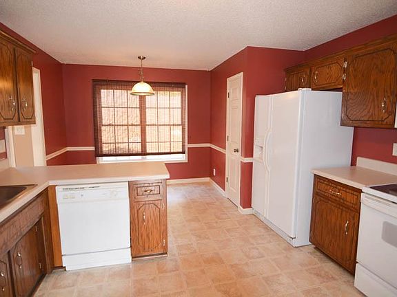 4th image of 1003 Hedge Apple Dr