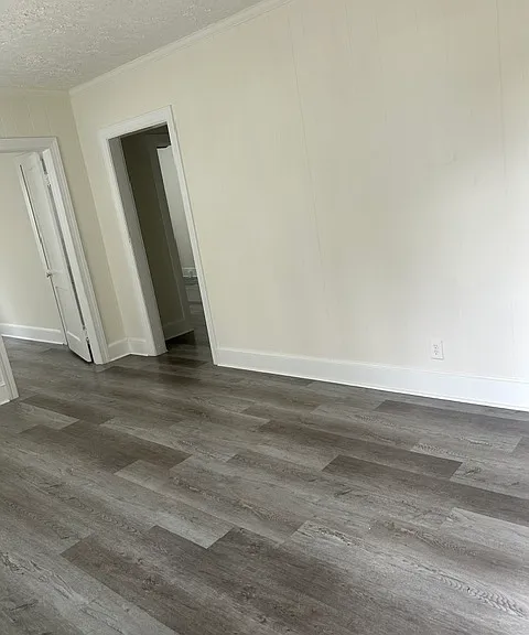 211 Wallace Ln #B — Photo 5