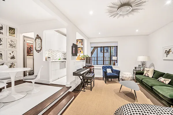 Sold by Bank Neary | media 2