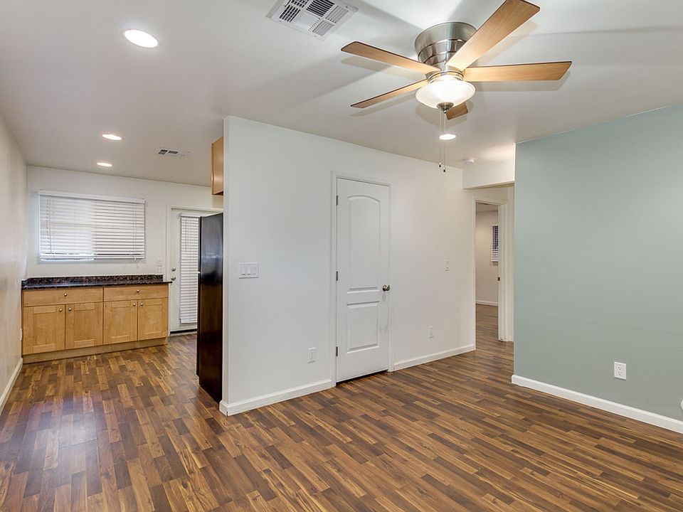 1st image of 3015 N 22nd St APT 1