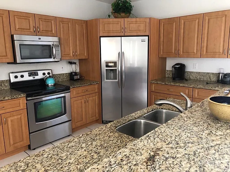 5414 NW 48th St — Photo 3