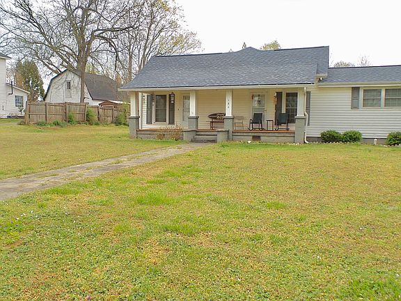 4th image of 186 Railroad Ave