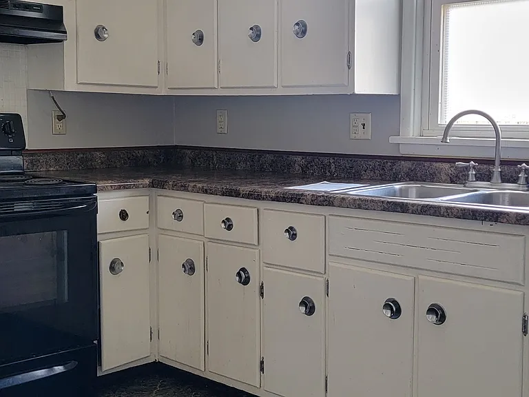 1641 Howell St — Photo 3