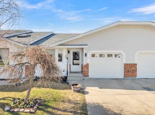 60 N Cosgrove Close, Red Deer, AB T4P3N5
