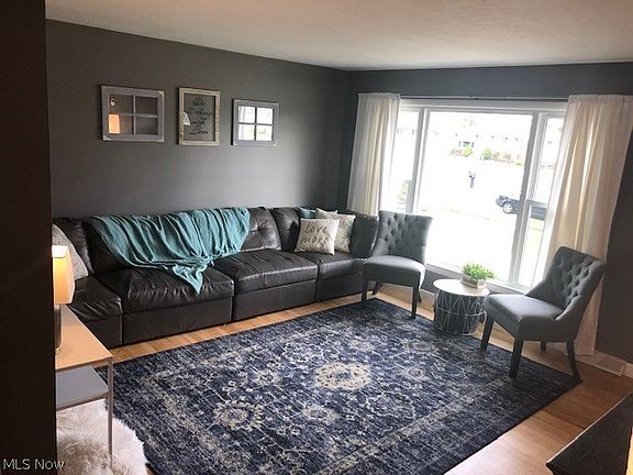 3rd image of 18072 Adams Dr