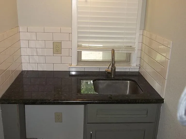 210 Loma Vista Dr S — Photo 7