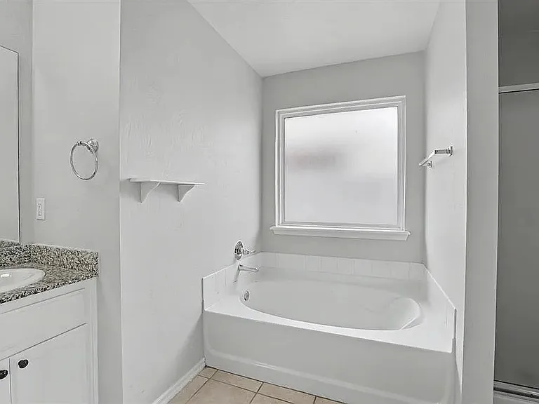 2520 NW 182nd St — Photo 15