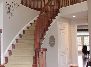 17373 Flint Farm Dr, Round Hill, VA 20141