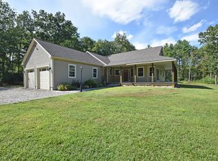 33 Chestnut St, Douglas, MA 01516