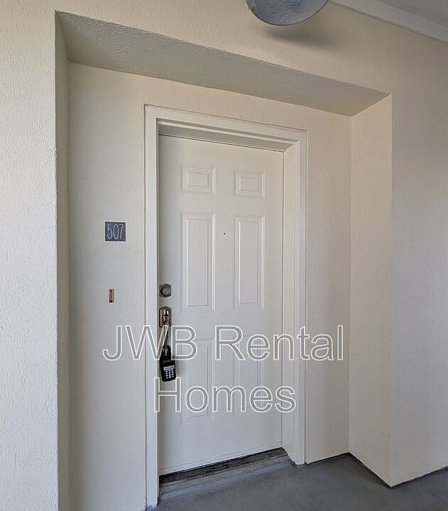 1st image of 525 3rd St N APT 507