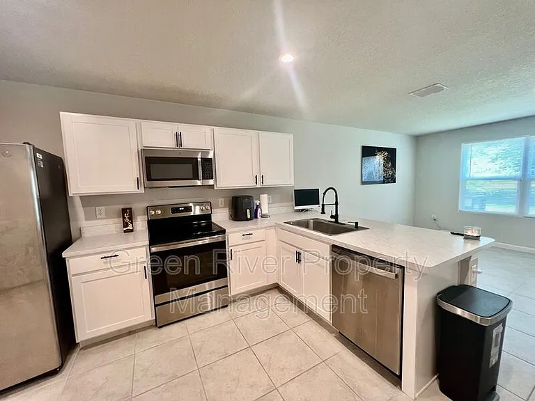 5953 Creekside Crossing Dr — Photo 6