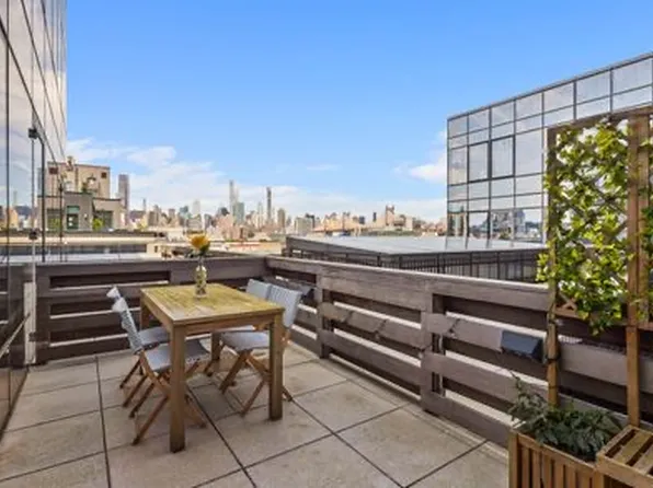 3 Court Square image 1 of 20