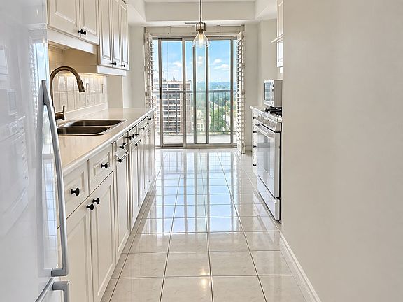 4th image of 265 Ridley Blvd #1803