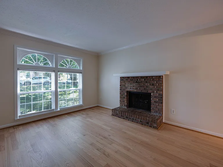 2604 Belcourt Ave #B — Photo 9