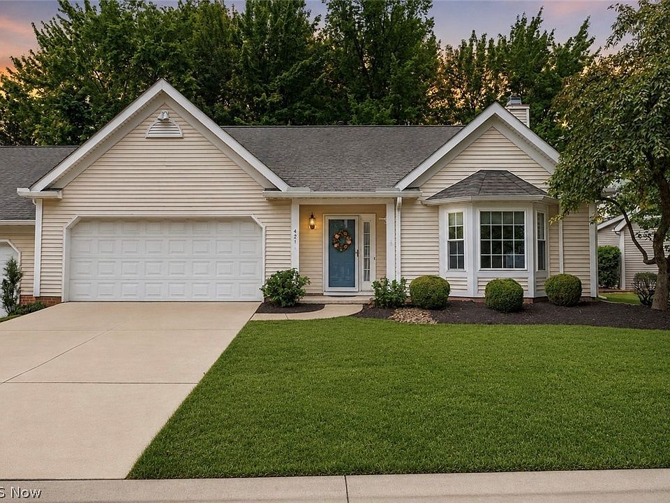 1st image of 421 Pebblebrook Dr