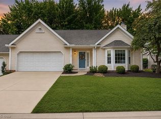 421 Pebblebrook Dr, Willoughby, OH 44094