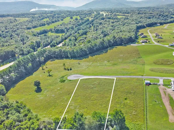 40 Estate Ln, Crossville, TN 38555