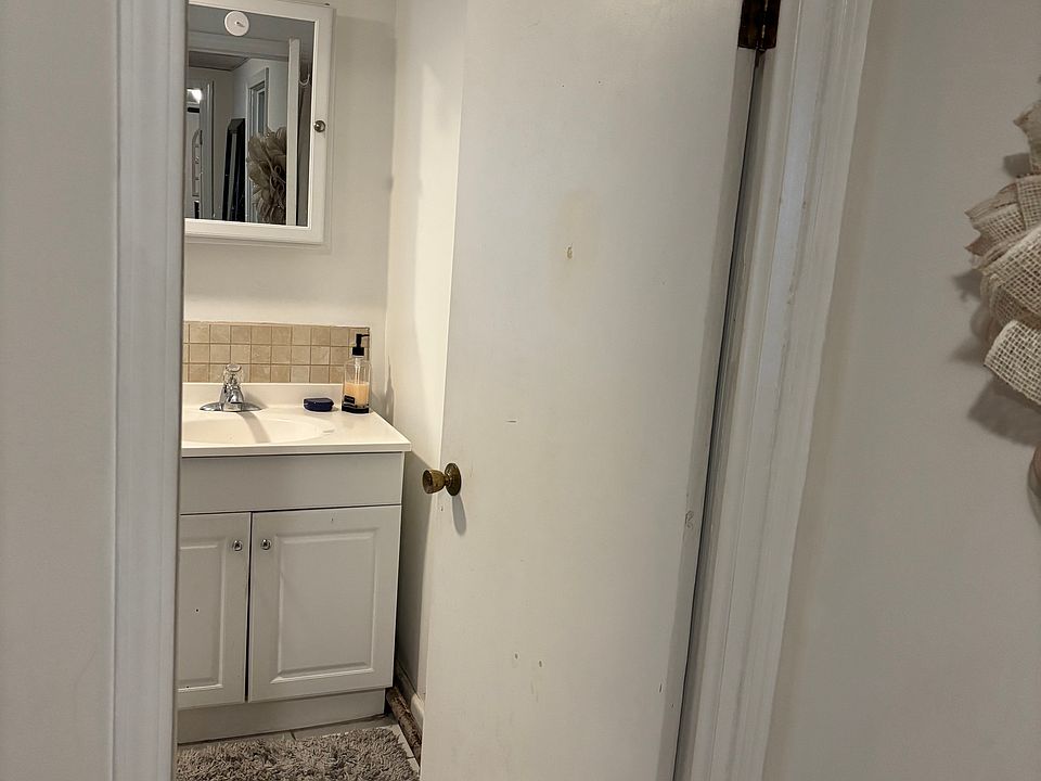 1st image of 931 James Ave #B
