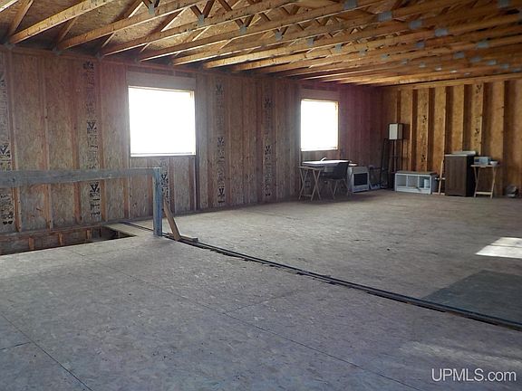 4th image of 307 N 6th St #6