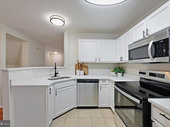 3rd image of 3986 Red Deer Cir