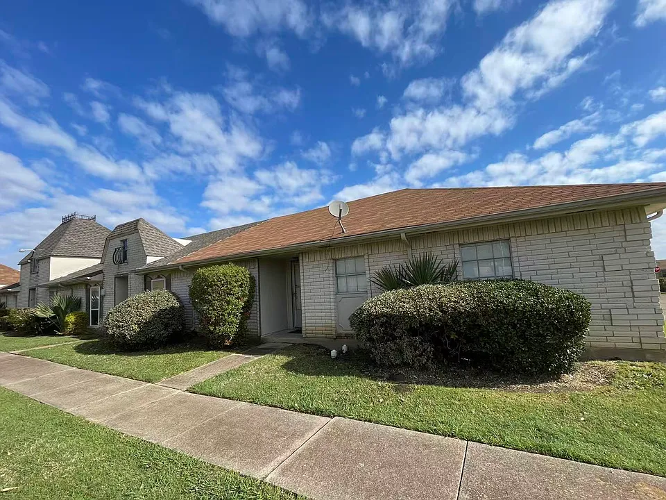 41 W Mountain Creek Dr