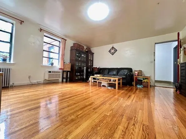 215-19 48 Avenue #3C, Bayside, NY 11364