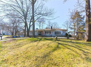 29 High Ridge Dr, Cumberland, RI 02864