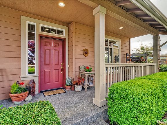 2nd image of 3233 Larsen Ave