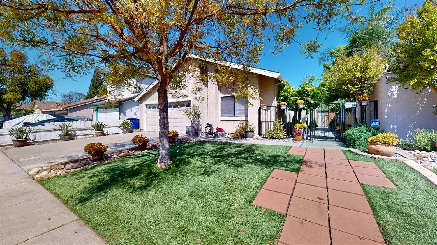 3033 Golden Eagle Ln photo 1