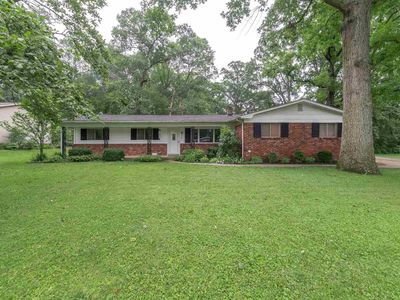 208 N Redwood Ln, Muncie, IN, 47304